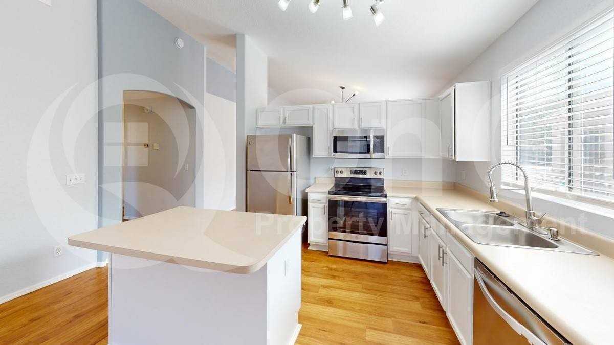 3118 S Foster Dr - Photo 3 of 10