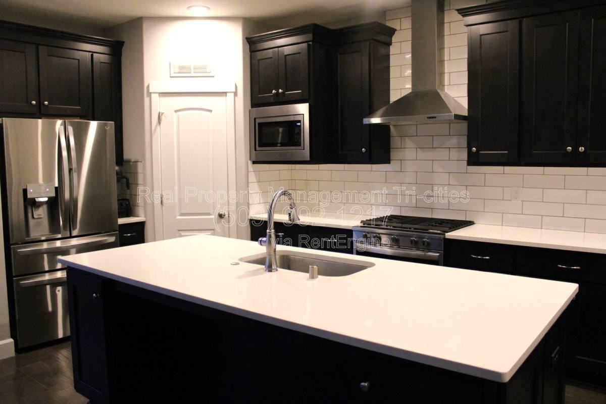 2511 Brodie Ln - Photo 3 of 10