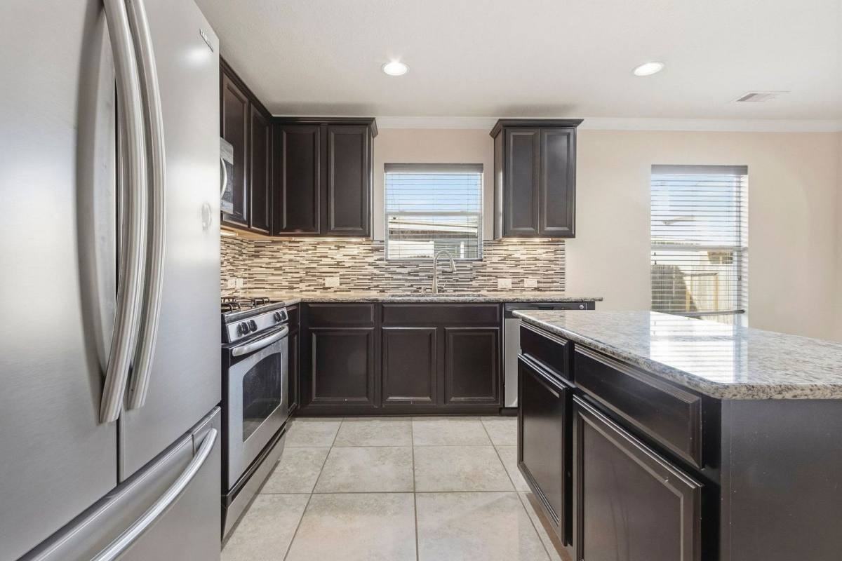 26502 Fielder Brook Ln - Photo 3 of 10