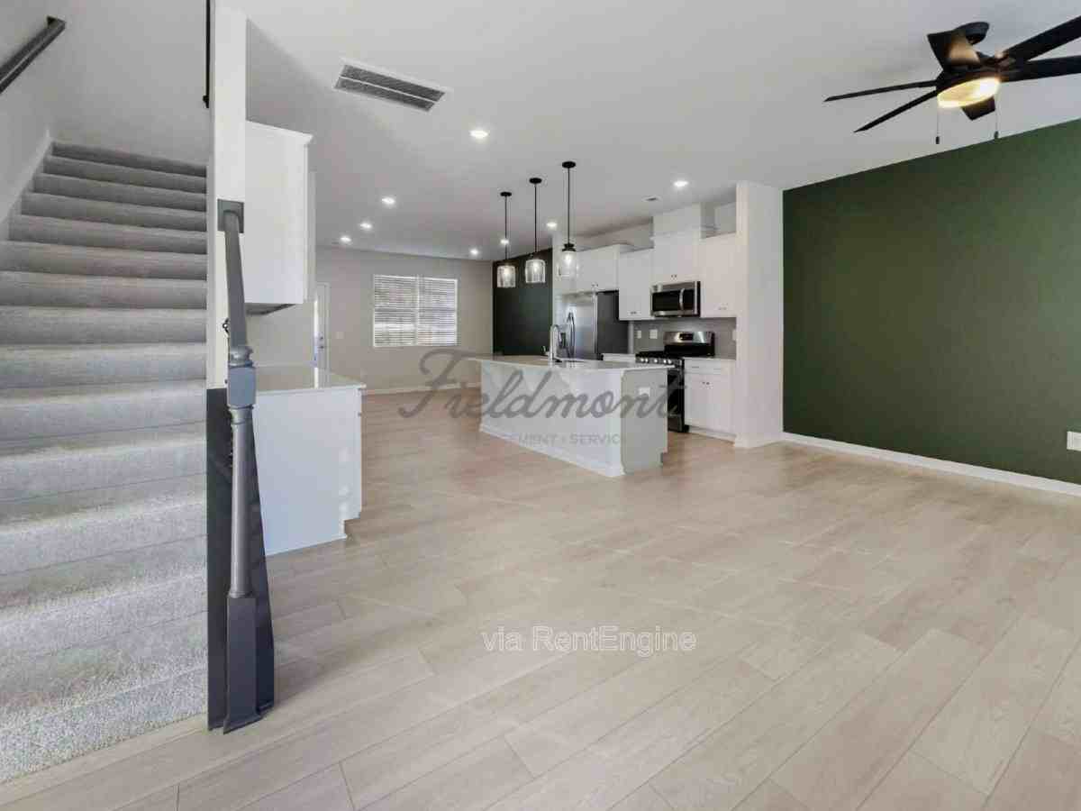 209 Stammer Ln - Photo 3 of 10