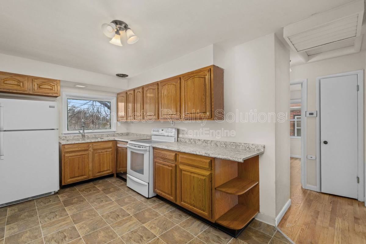 231 Emerling Dr - Photo 2 of 10