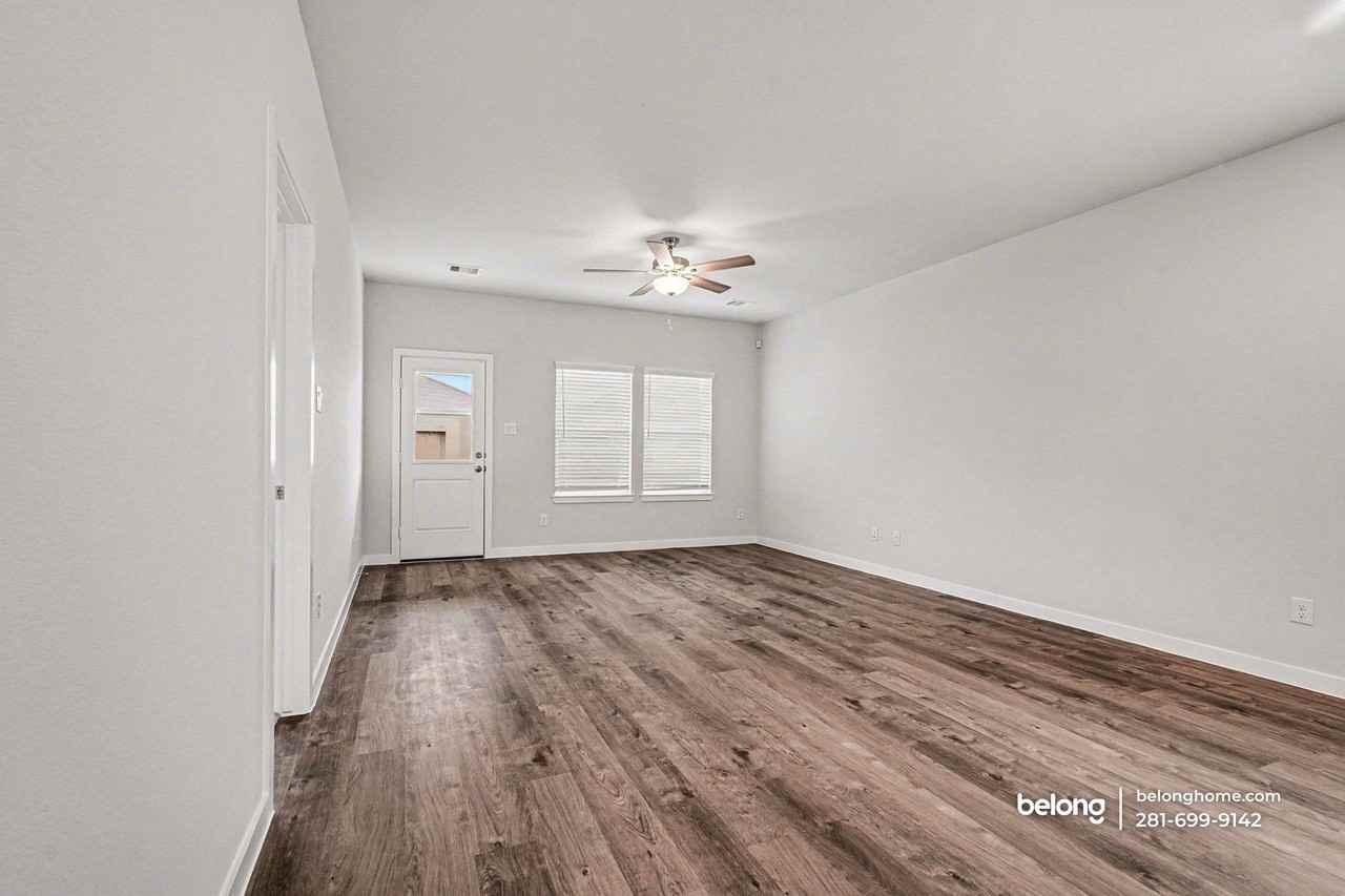 4015 Ancient Honor Dr - Photo 5 of 26