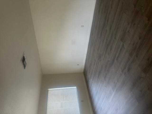 367 Church St - Photo 4 of 15