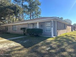 featured image of 131 Via Don Ray Rd