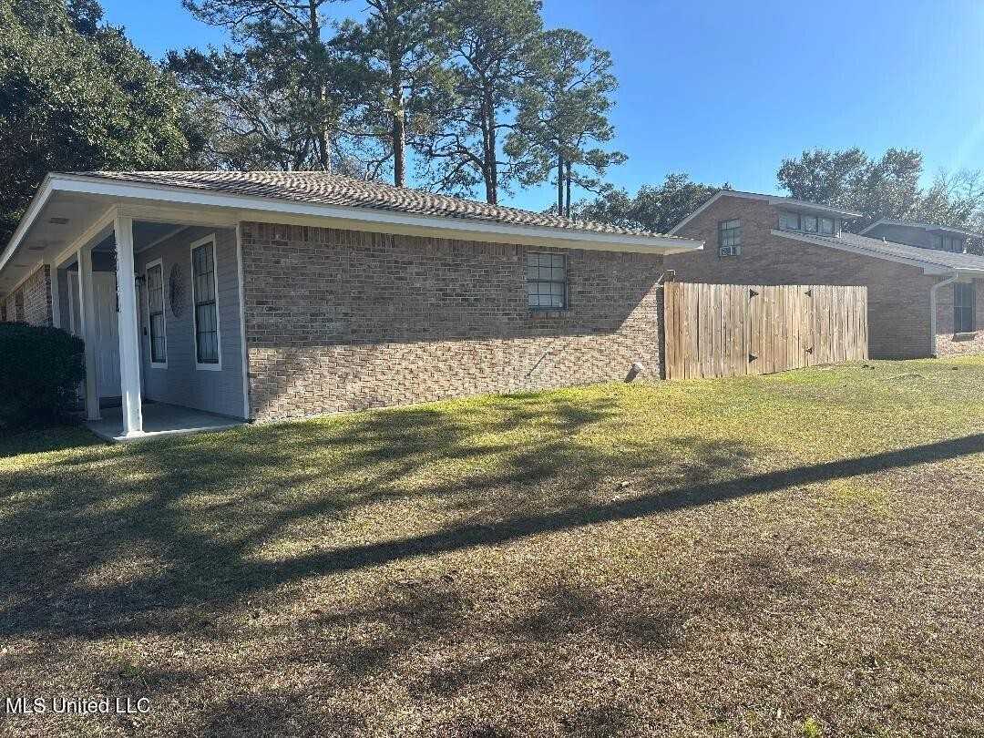 131 Via Don Ray Rd - Photo 2 of 12