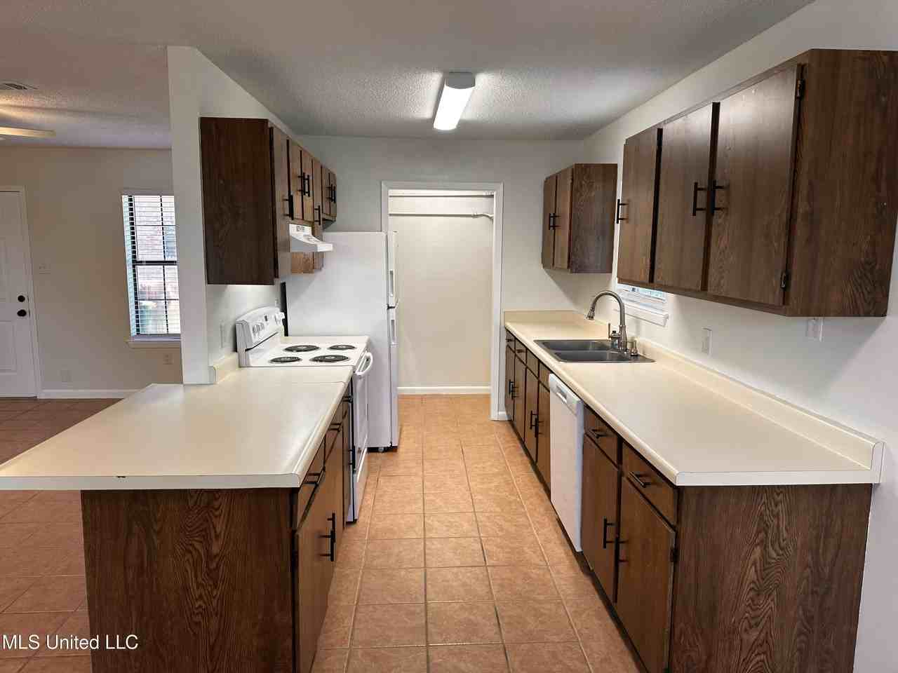 131 Via Don Ray Rd - Photo 4 of 12