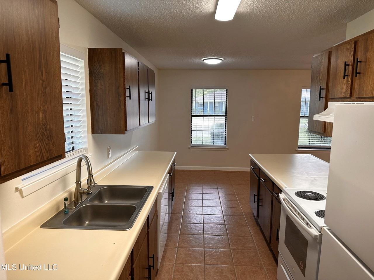 131 Via Don Ray Rd - Photo 5 of 12