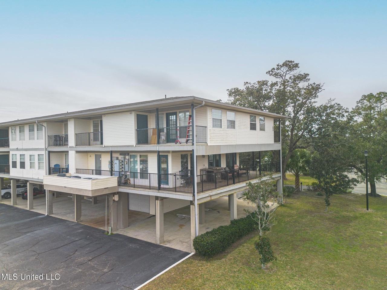 3230 Cumberland Rd - Photo 5 of 28