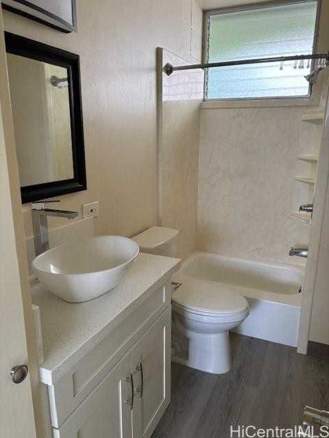 1430 Wilder Ave #305 - Photo 3 of 9