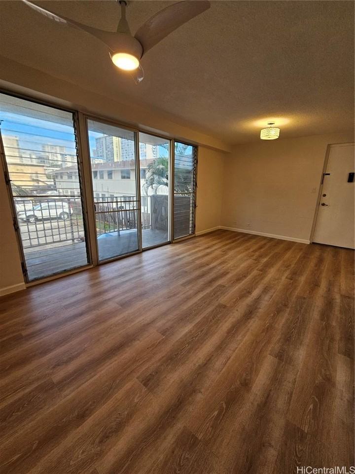 1412 Kewalo St #206 - Photo 3 of 12