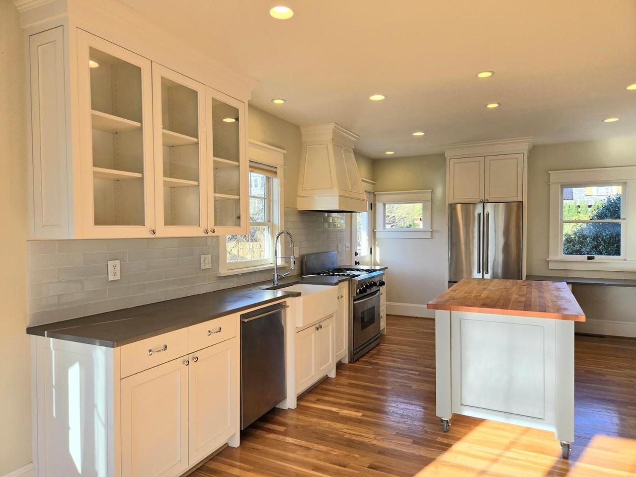 3705 N Longview Ave #A - Photo 4 of 9