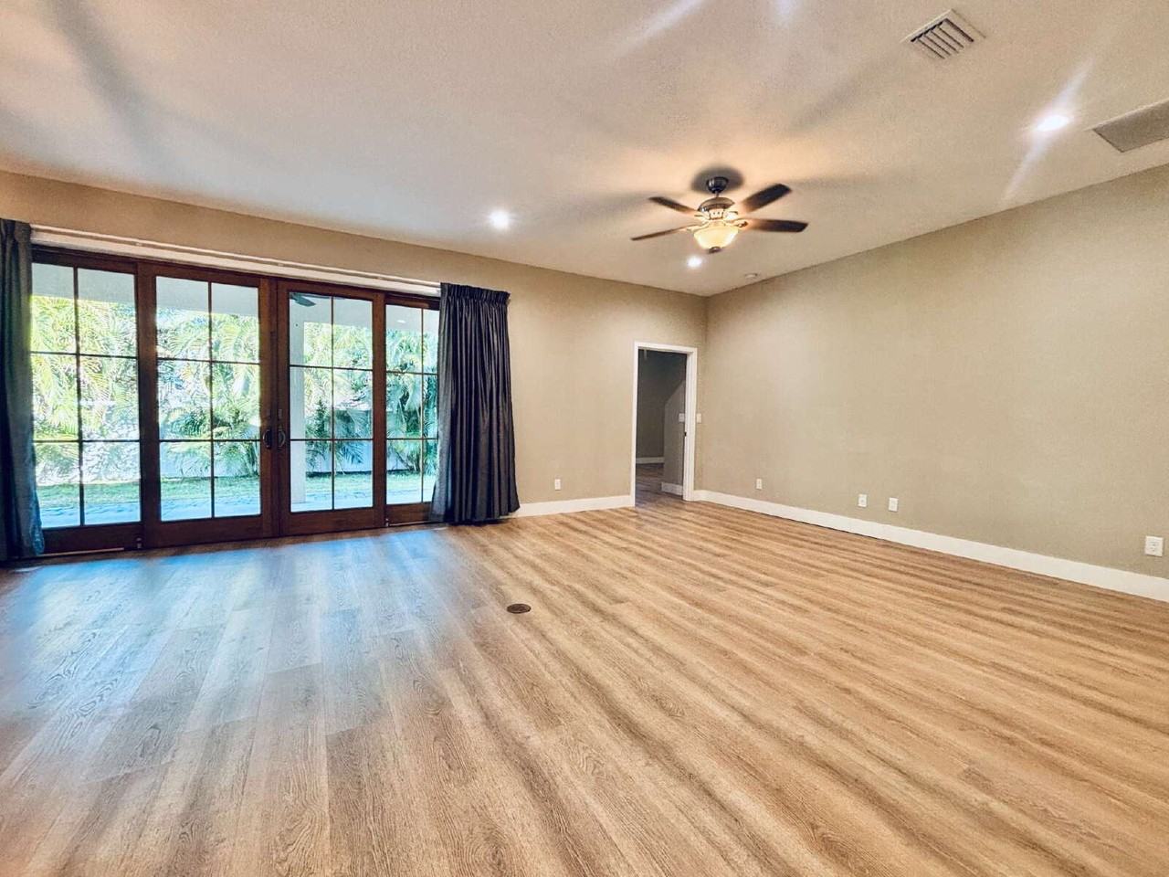 422 Bristol Ct - Photo 2 of 49