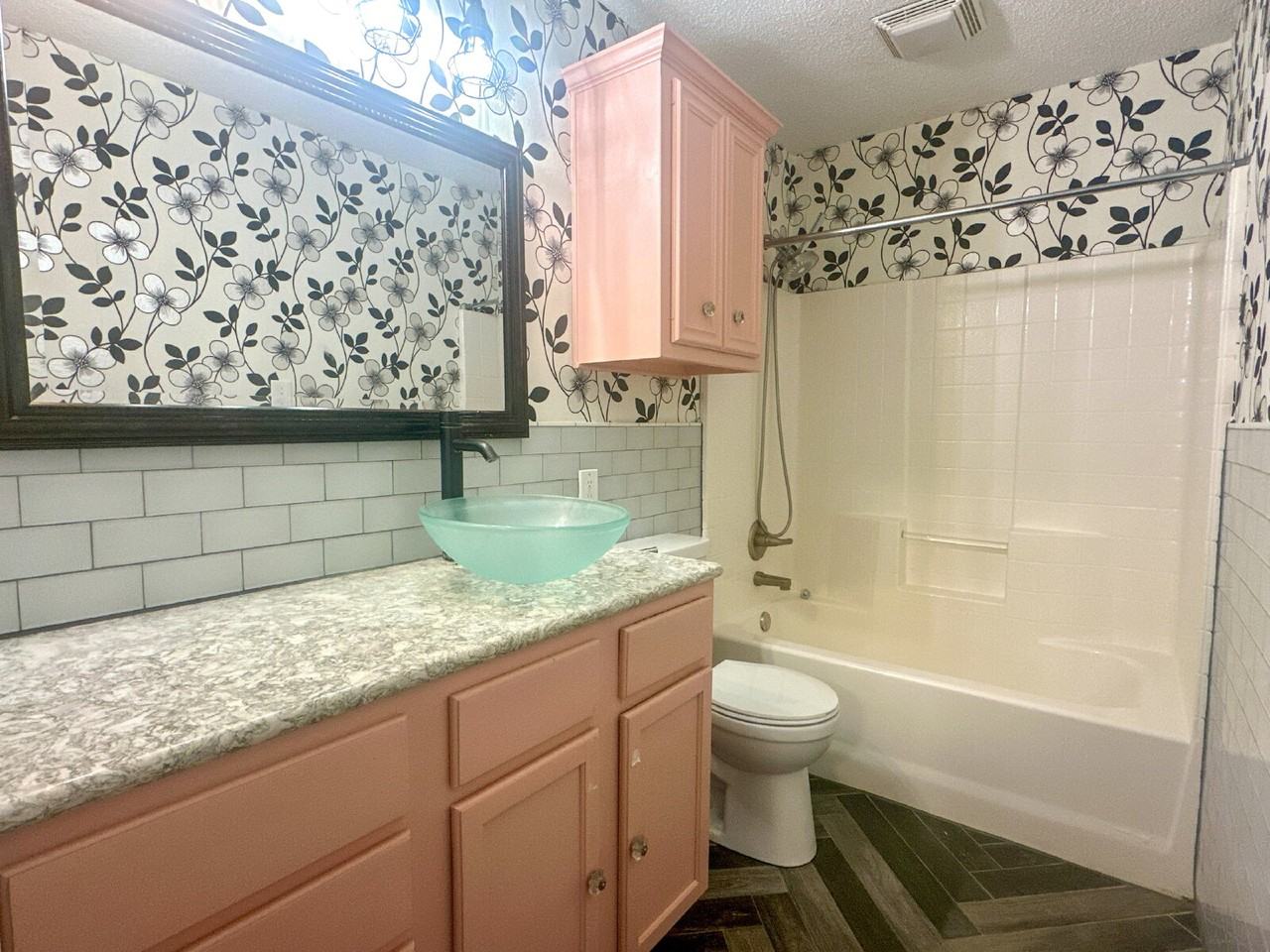 6720 10th St - Photo 6 of 17