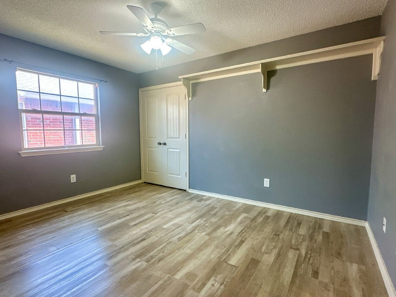 6720 10th St - Photo 7 of 17