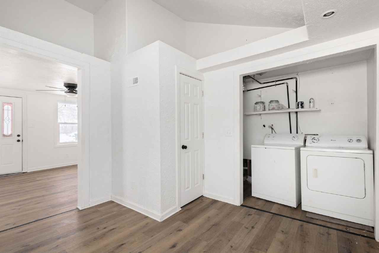 1424 Joyce Dr - Photo 5 of 18