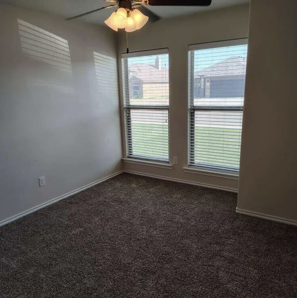 7046 95th St - Photo 4 of 11