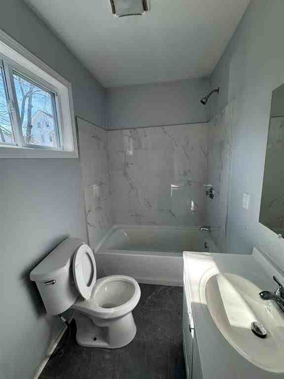 42 Putnam St - Photo 4 of 9