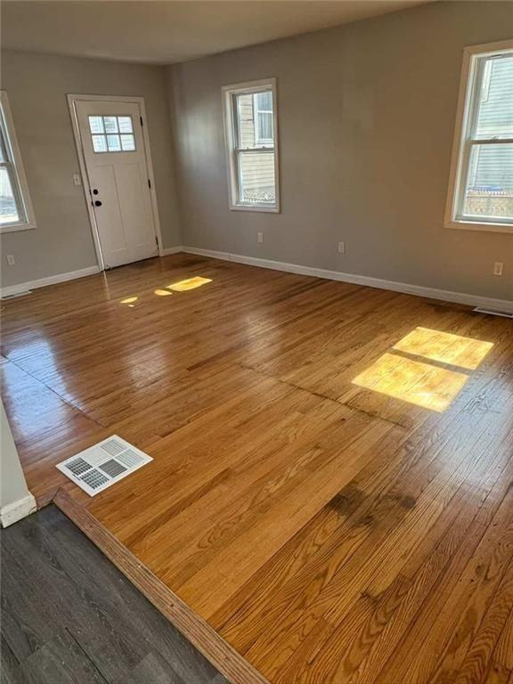 42 Putnam St - Photo 5 of 9