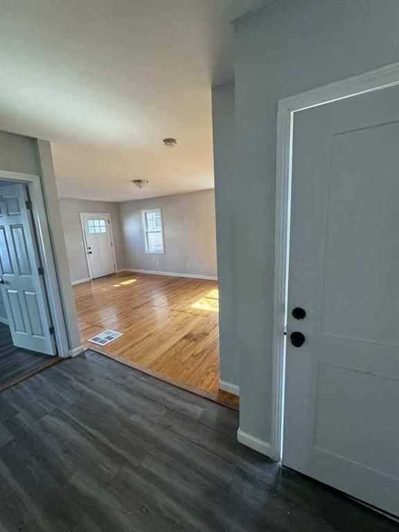 42 Putnam St - Photo 6 of 9