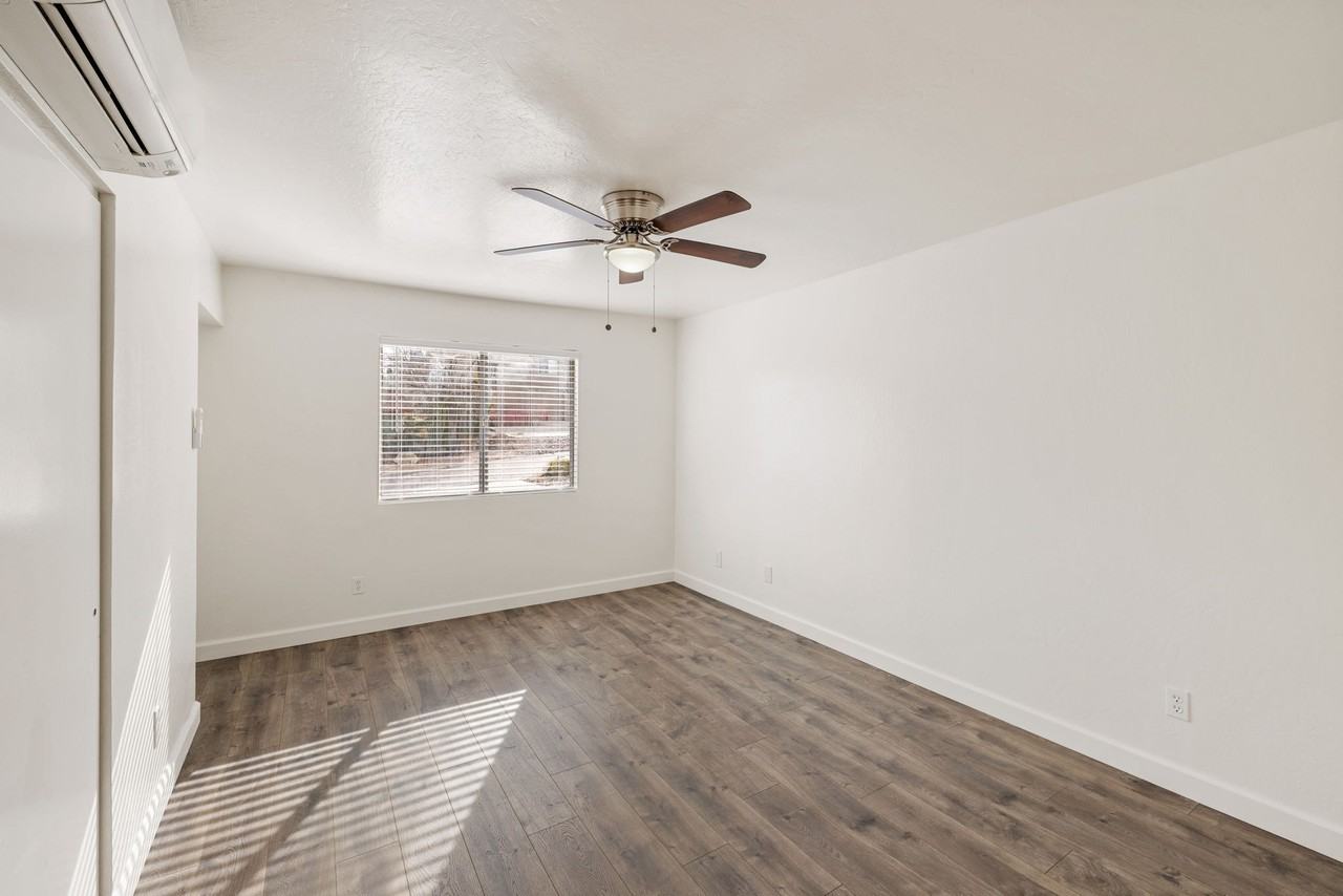 212 W Hillside Ave #B - Photo 3 of 17