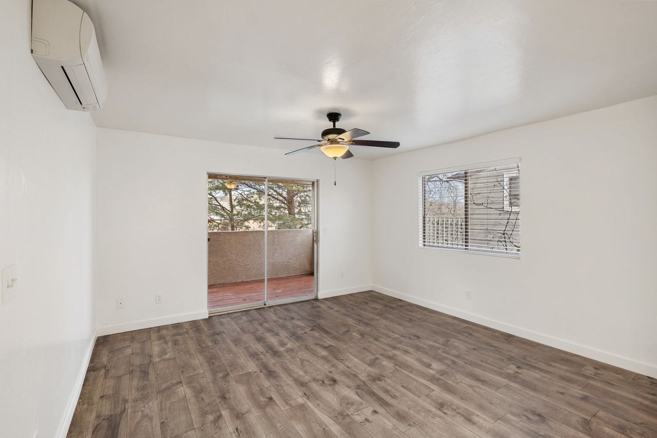 212 W Hillside Ave #B - Photo 2 of 17