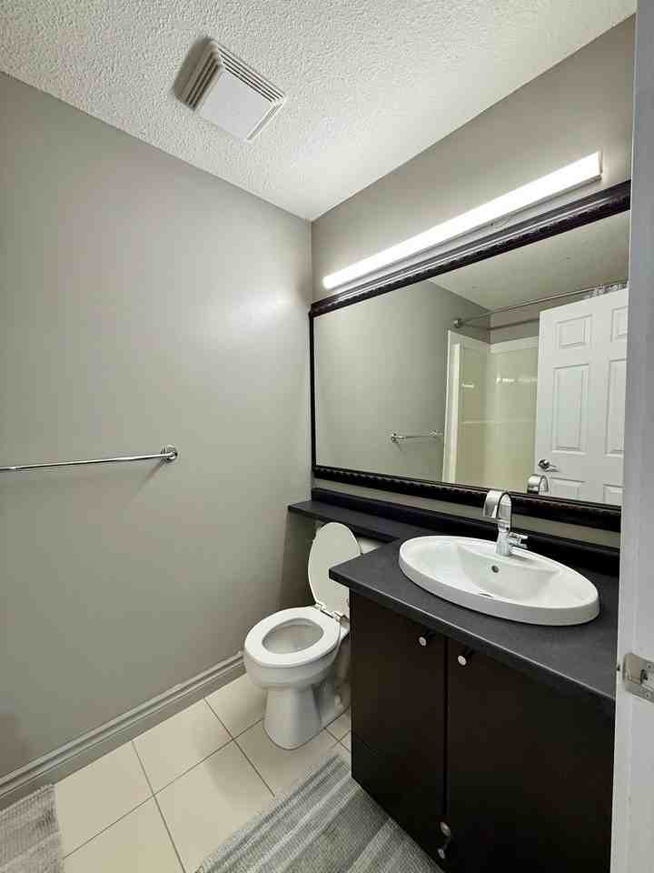 1010 Centre Avenue Northeast - Photo 4 of 14