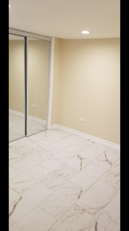 6015 N Claremont Ave - Photo 3 of 4