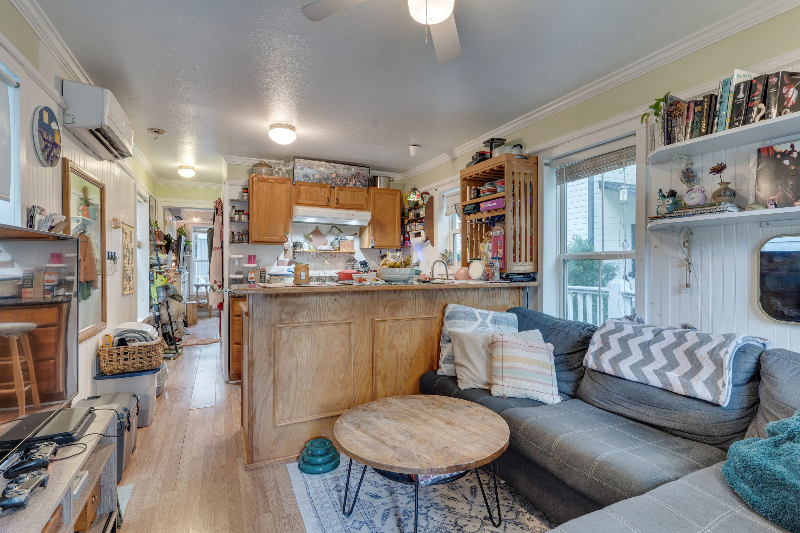 624 W 7th Ave - Photo 5 of 13