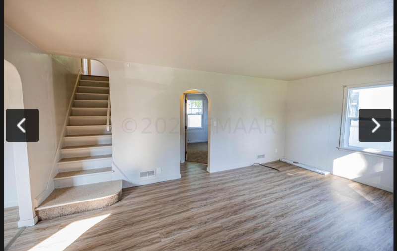 1458 10th St N - Photo 3 of 12