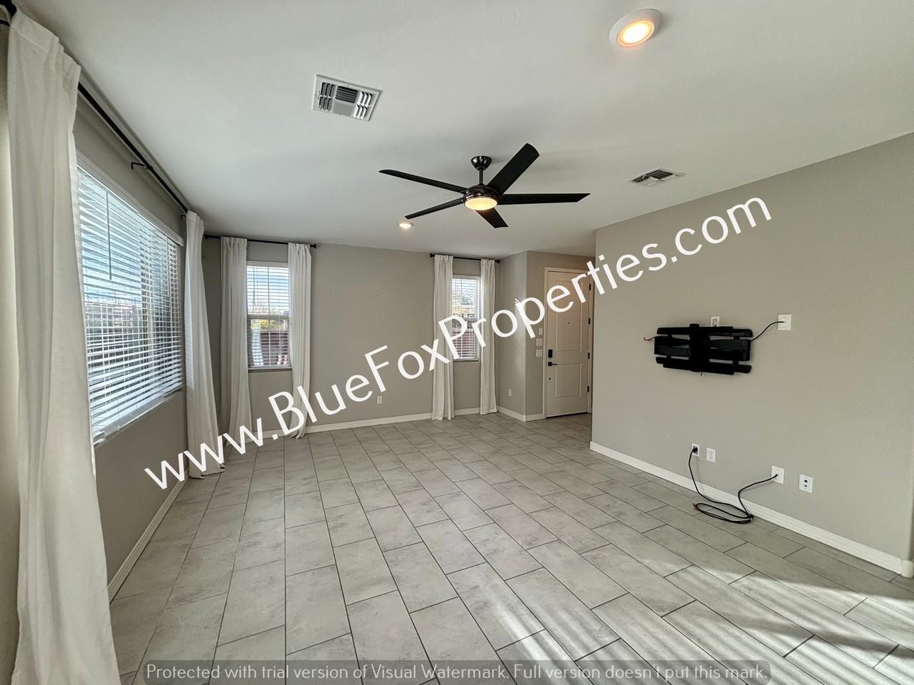 1048 E Descent St - Photo 4 of 23