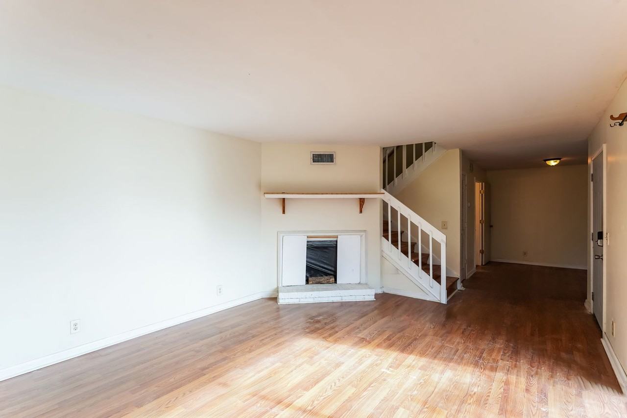 136 Cedarwood Ln - Photo 7 of 18