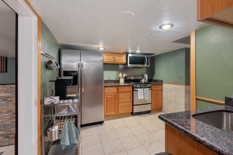 3950 Ne Garfield Ave #BS - Photo 3 of 12