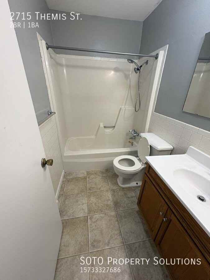 2715 Themis St - Photo 4 of 10