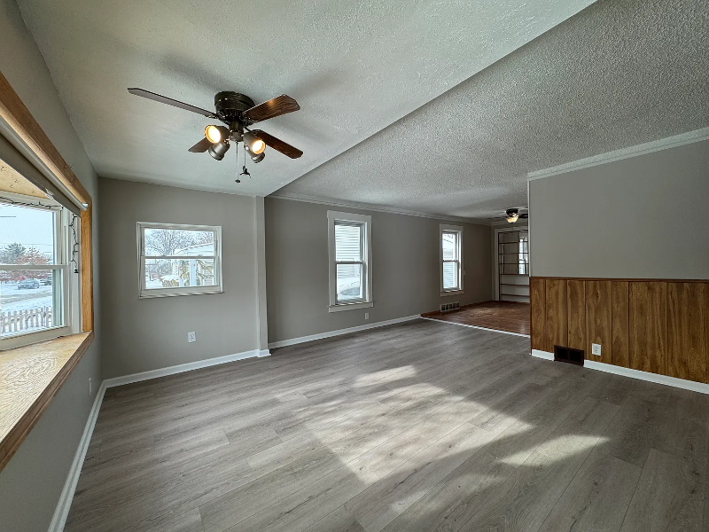 84 W Kalama Ave - Photo 2 of 16