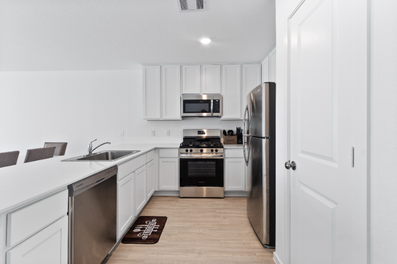 21015 Newberry Grove Ln - Photo 3 of 5