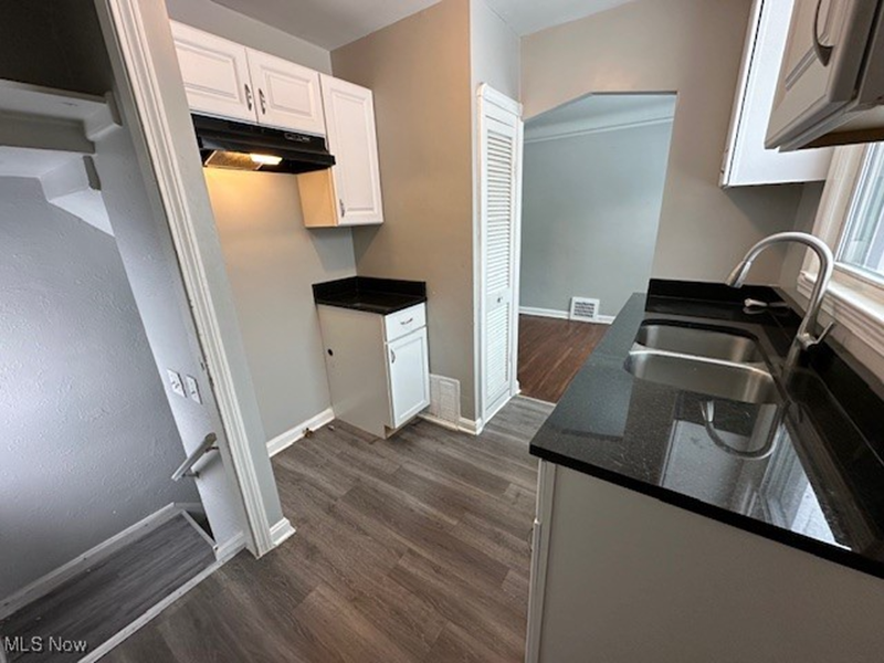 5185 Anthony St - Photo 3 of 17