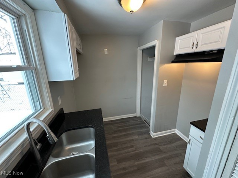 5185 Anthony St - Photo 4 of 17