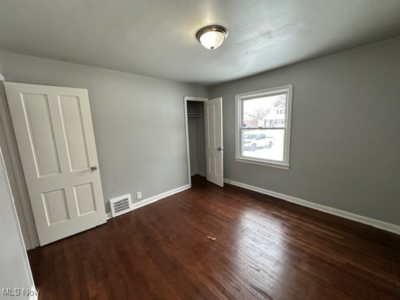 5185 Anthony St - Photo 5 of 17