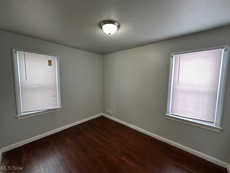 5185 Anthony St - Photo 6 of 17