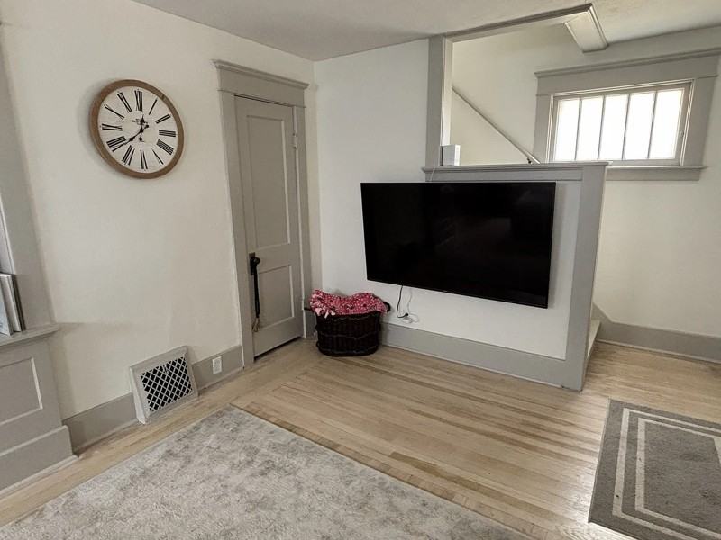 807 N Magnolia Ave - Photo 4 of 10