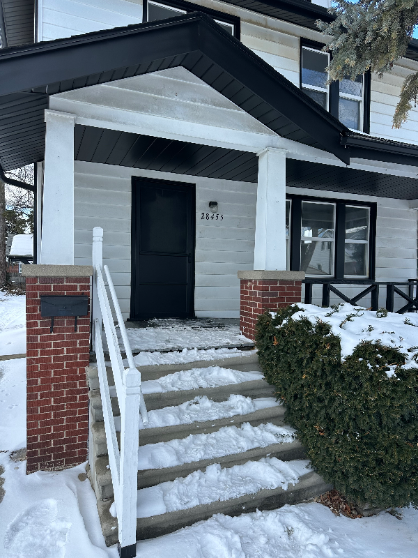 28455 Melvin St - Photo 2 of 20