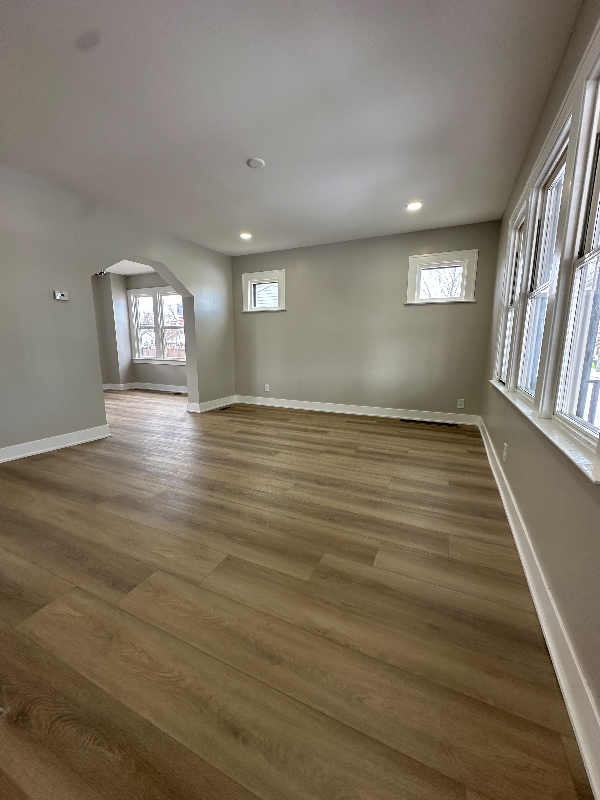 28455 Melvin St - Photo 5 of 20