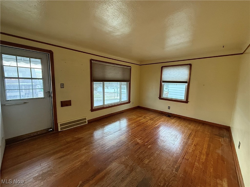 4907 E 88th St - Photo 4 of 20