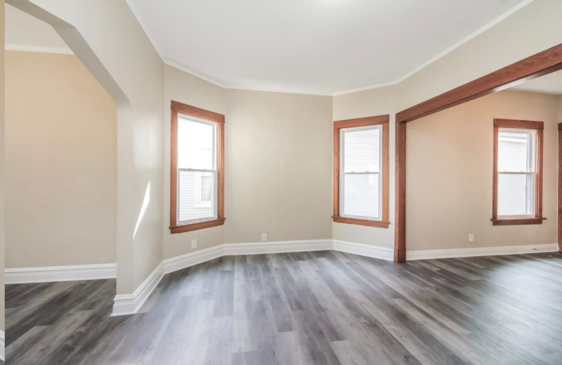 4431 N Marmora Ave - Photo 2 of 8