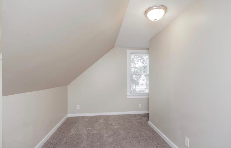 4431 N Marmora Ave - Photo 7 of 8