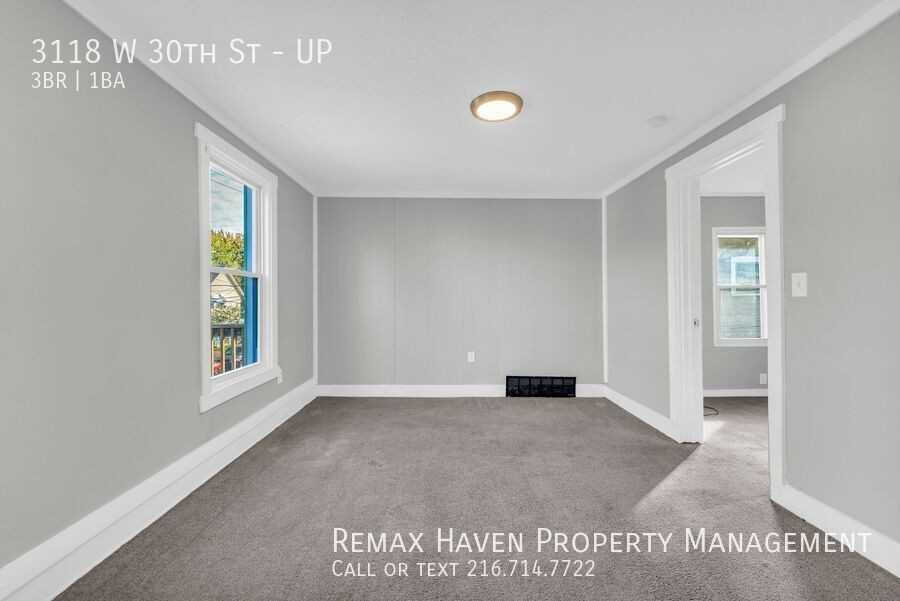 3118 W 30th St #UP - Photo 6 of 22