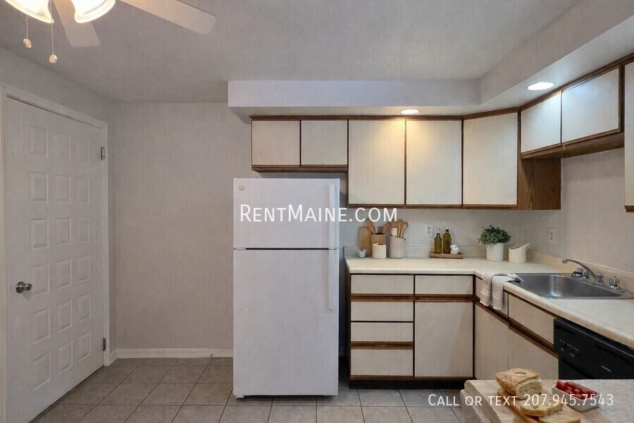 20 Tall Pines Dr #4 - Photo 4 of 22