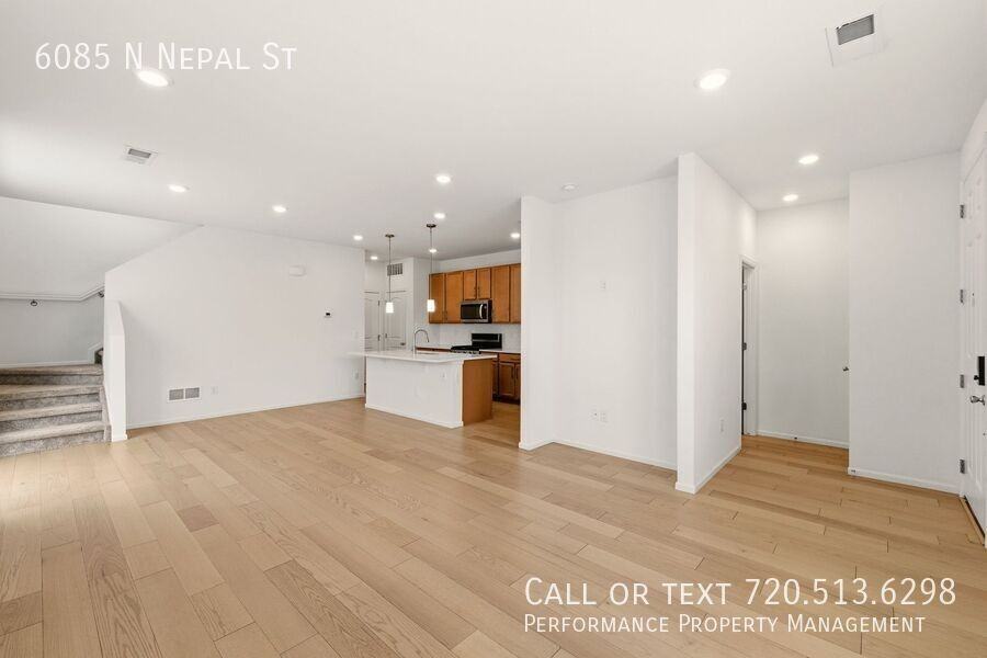 6085 N Nepal St - Photo 3 of 26