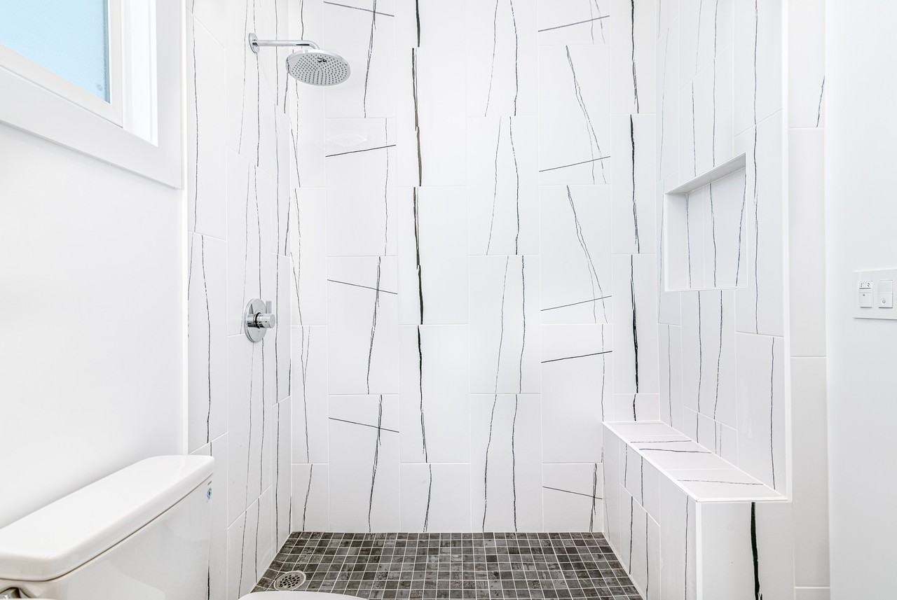 1555 Hyde St #2 - Photo 7 of 8