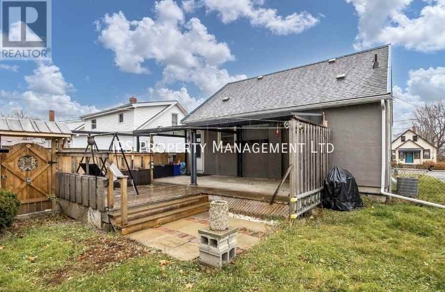 22 Parker St - Photo 4 of 11